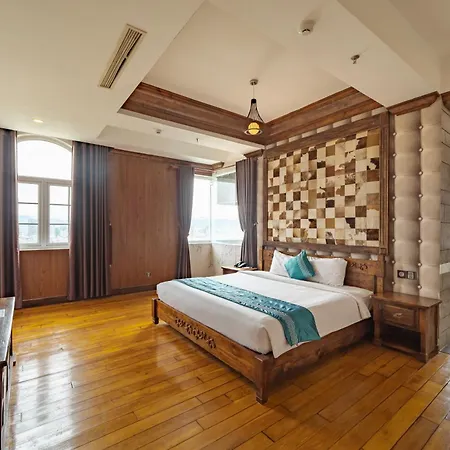 Ibiza Riverfront Da Nang Hotel Powered By Aston Exterior photo
