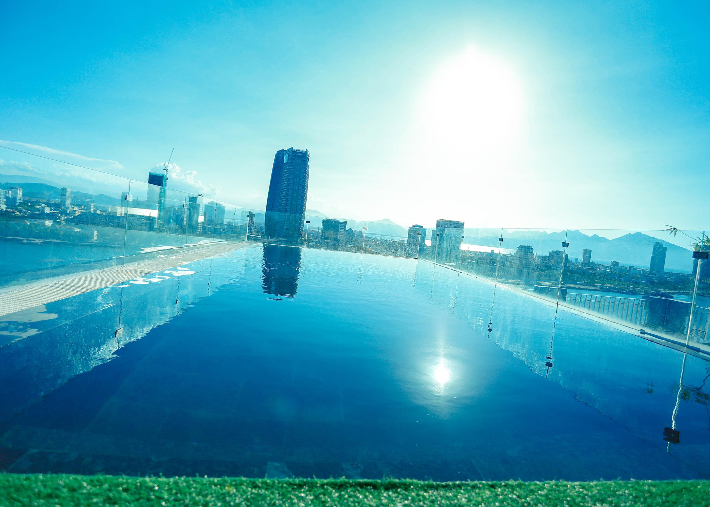 Khách sạn Ibiza Riverfront Đà Nẵng